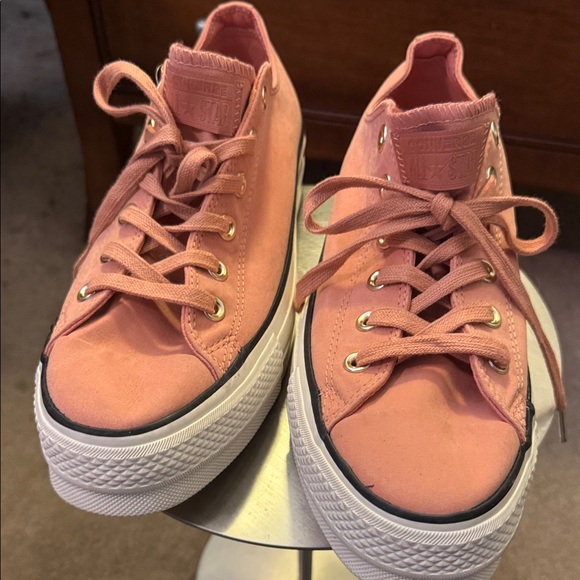 NWOT BLUSH PINK Converse Lace-Up Sneakers - Picture 7 of 15